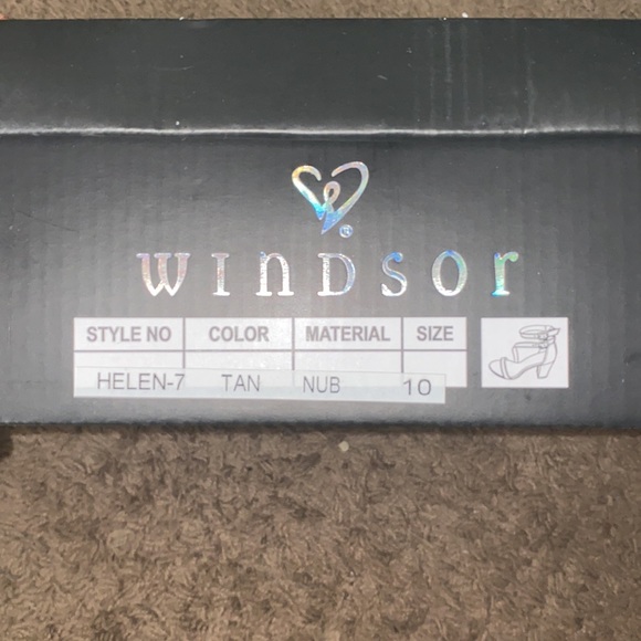 NWT tan heels - Picture 6 of 7